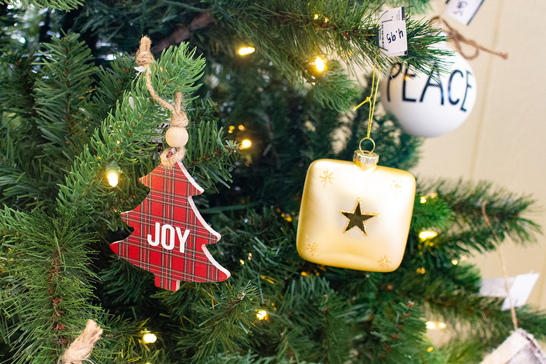 Holiday Gift Guide - A little bit of This n' That