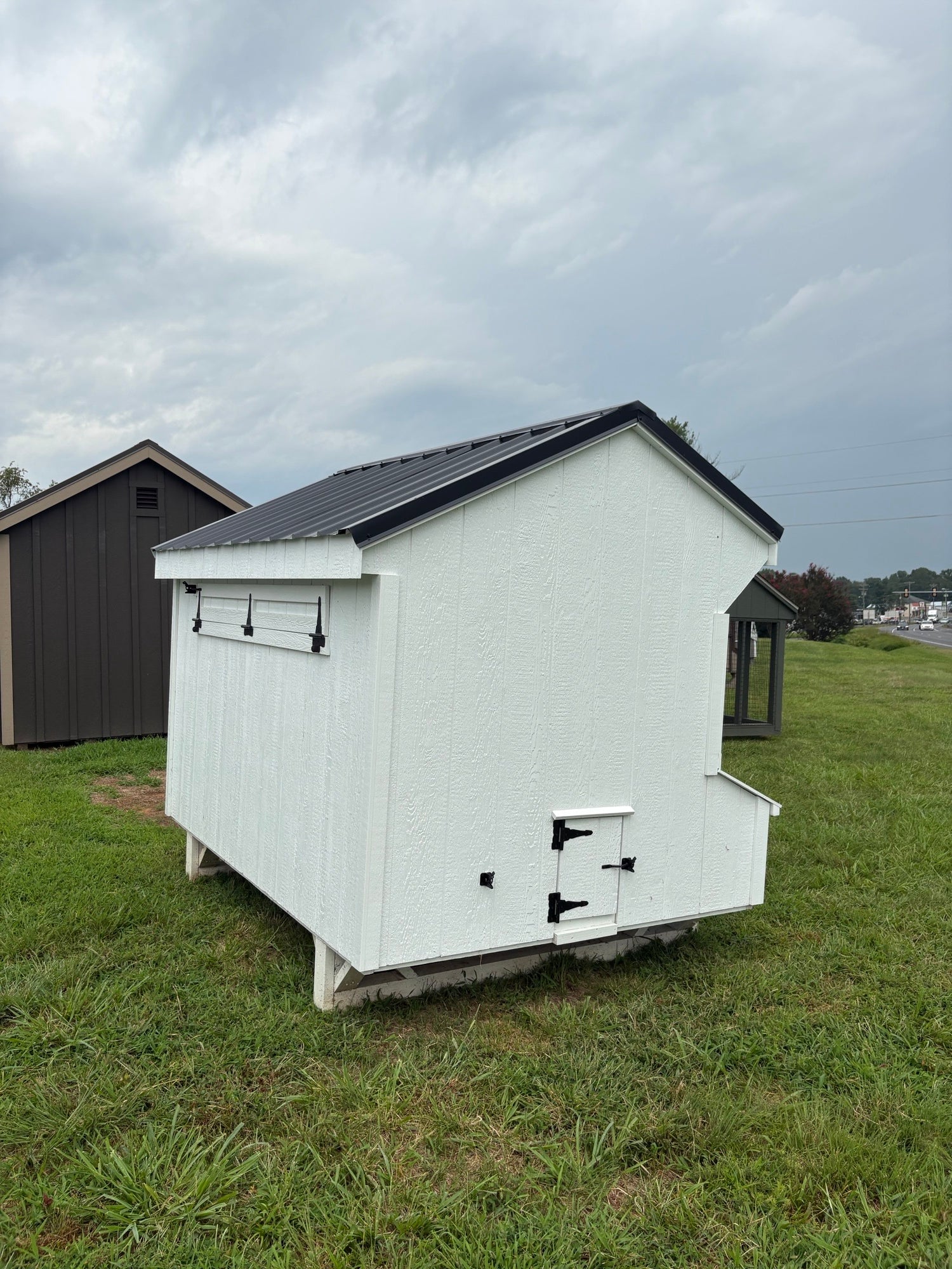5x8 Quaker Chicken Coop (#ZC218) – thisnthatamishoutlet